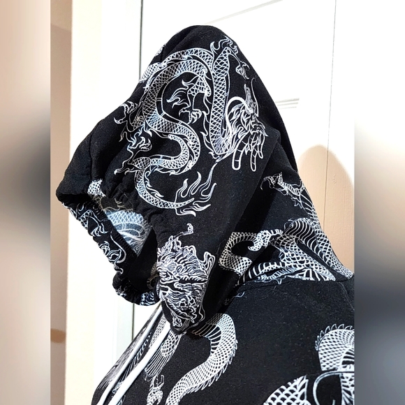 Infinite Performance midriff long-sleeved top - Picture 4 of 5